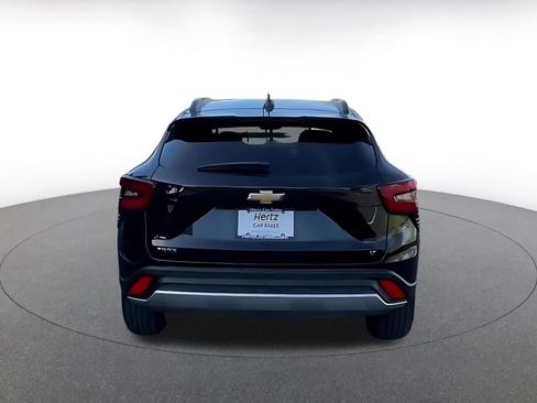 Used 2025 Chevrolet Trax LT image 12