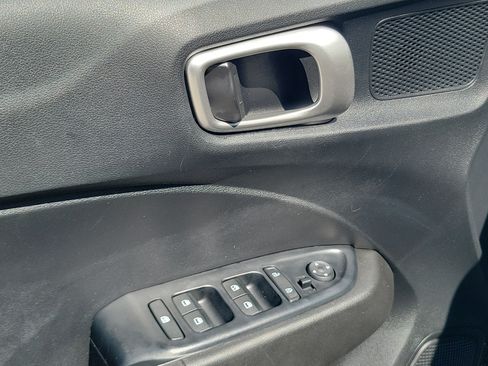 Used 2021 Hyundai Venue SEL w/ Cargo Package FWD image 19