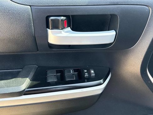 Used 2015 Toyota Tundra SR5 AWD/4WD image 26