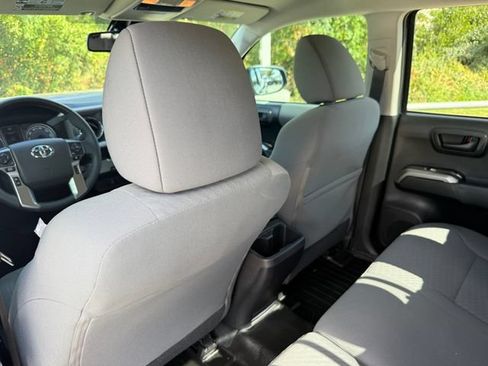 Used 2020 Toyota Tacoma SR5 RWD image 26
