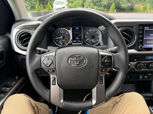 Used 2023 Toyota Tacoma SR5 w/ Technology Package AWD/4WD image 10
