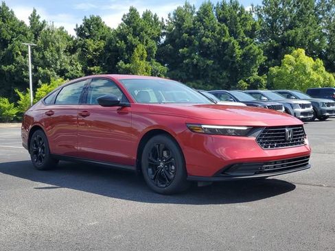 New 2025 Honda Accord SE image 3