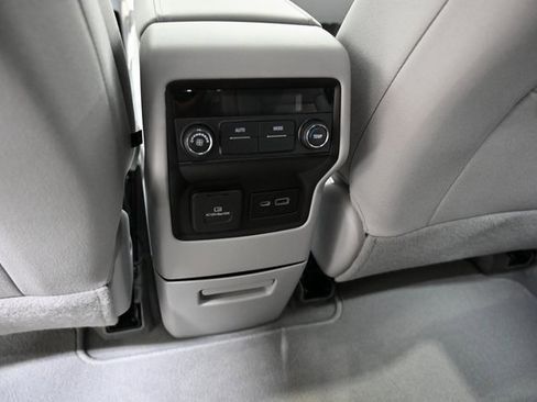 Used 2023 GMC Acadia SLE w/ Driver Convenience Package image 13