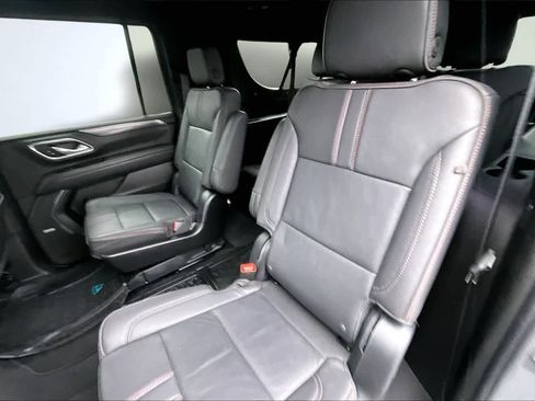 Used 2023 Chevrolet Suburban RST image 13