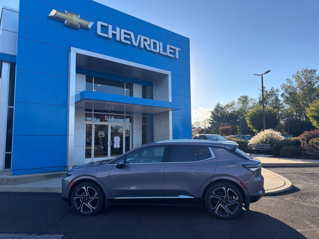 Certified 2024 Chevrolet Equinox EV LT w/ Active Safety Package 3 FWD image 5