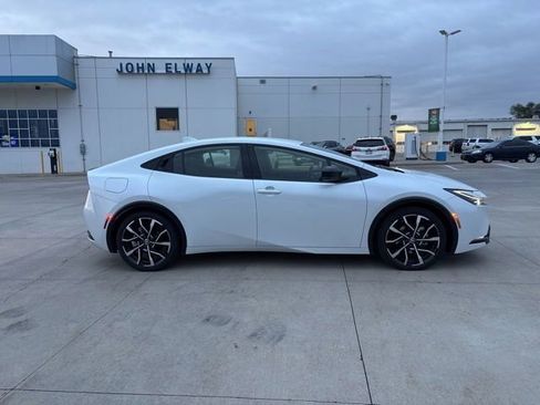 Used 2025 Toyota Prius Plug-In Hybrid FWD image 4