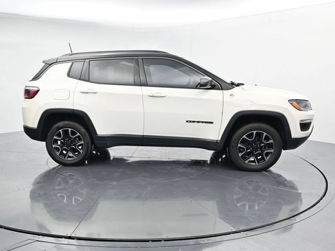 Used 2019 Jeep Compass Trailhawk w/ Popular Equipment Group AWD/4WD image 9