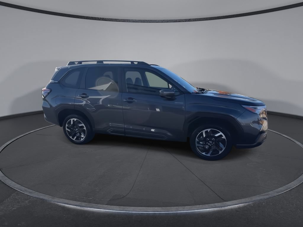 Used 2025 Subaru Forester Limited AWD/4WD image 2