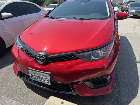 Used 2018 Toyota Corolla iM FWD image 7