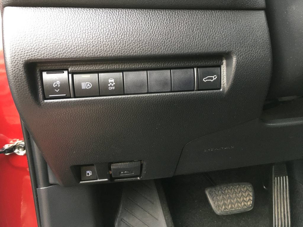 Used 2021 Toyota Venza XLE w/ Carpet Mat Package (TMS) AWD/4WD image 17