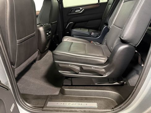 Used 2025 GMC Yukon XL Denali AWD/4WD image 47