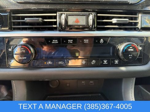 Used 2025 Nissan Pathfinder SL AWD/4WD image 23