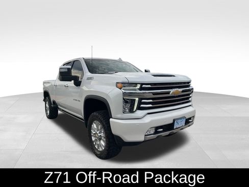 Used 2022 Chevrolet Silverado 2500 High Country w/ Safety Package II image 3