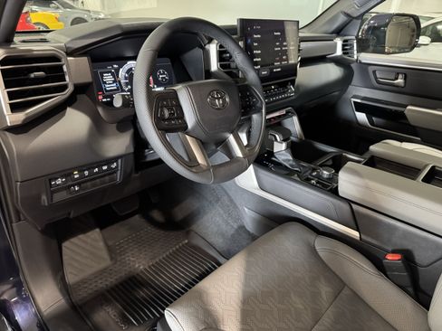 Used 2025 Toyota Tundra Limited image 28
