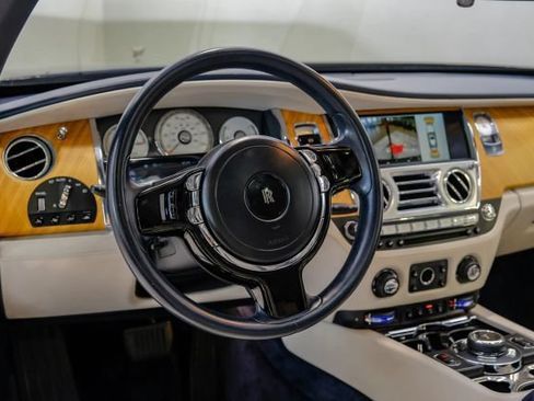 Used 2017 Rolls-Royce Wraith RWD image 20