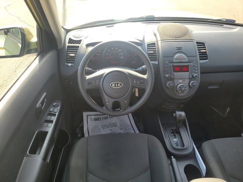 Used 2010 Kia Soul + w/ Audio Pkg FWD image 10