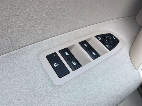 Certified 2024 BMW iX xDrive50 w/ Premium Package AWD/4WD image 24