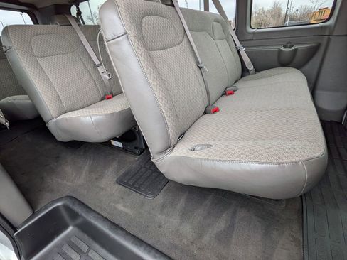 Used 2025 Chevrolet Express 3500 LT w/ LT Preferred Equipment Group RWD image 18