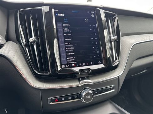 Certified 2025 Volvo XC60 B5 Plus image 22