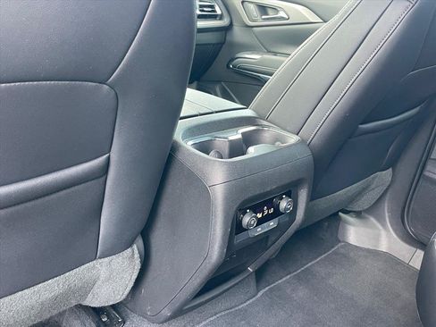 Used 2026 Chevrolet Traverse LT AWD/4WD image 23