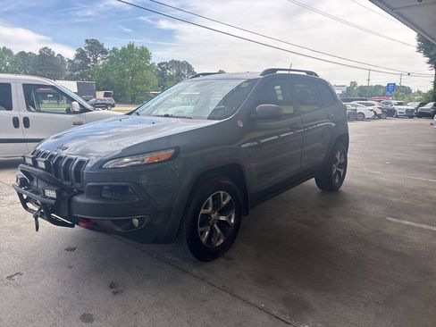 Used 2014 Jeep Cherokee Trailhawk w/ Leather Interior Group AWD/4WD image 2