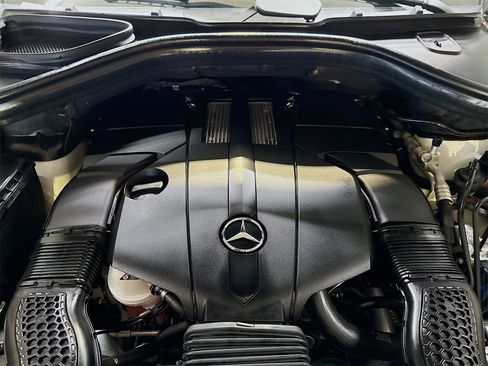 Used 2019 Mercedes-Benz GLS 450 4MATIC image 31