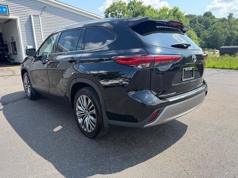 Used 2022 Toyota Highlander Platinum AWD/4WD image 4