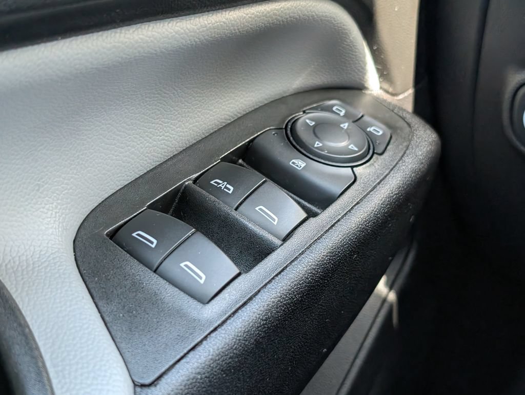 Used 2024 Chevrolet Equinox LS FWD image 21