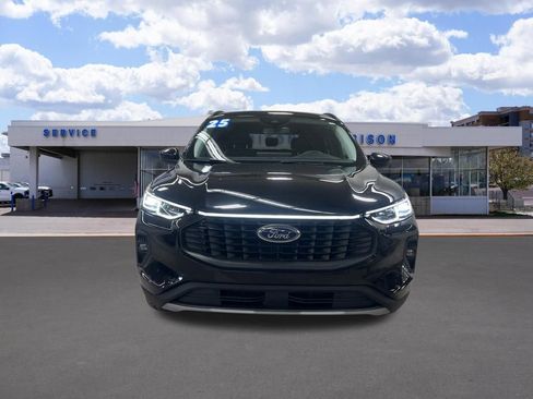 Used 2025 Ford Escape Platinum image 8
