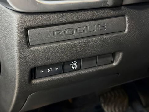 Used 2023 Nissan Rogue S AWD/4WD image 13