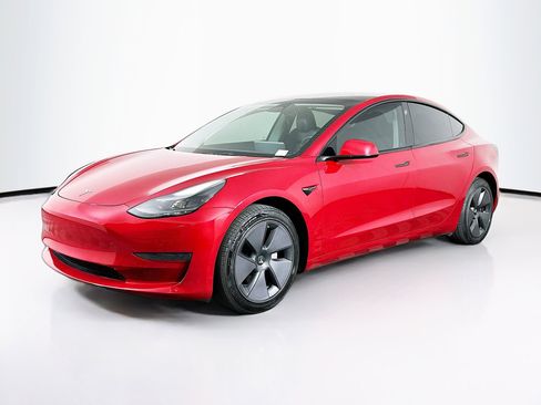 Used 2023 Tesla Model 3 Standard Range RWD image 3