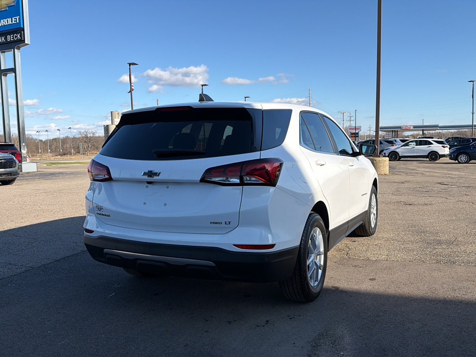 Used 2024 Chevrolet Equinox LT w/ LPO, Floor Liner Package AWD/4WD image 4