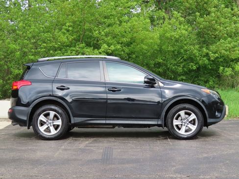Used 2015 Toyota RAV4 XLE AWD/4WD image 2