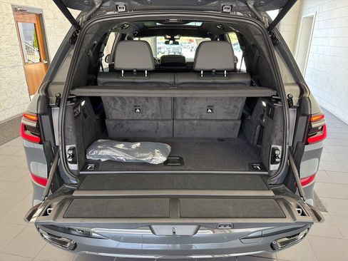 New 2026 BMW X7 xDrive40i w/ M Sport Package image 11