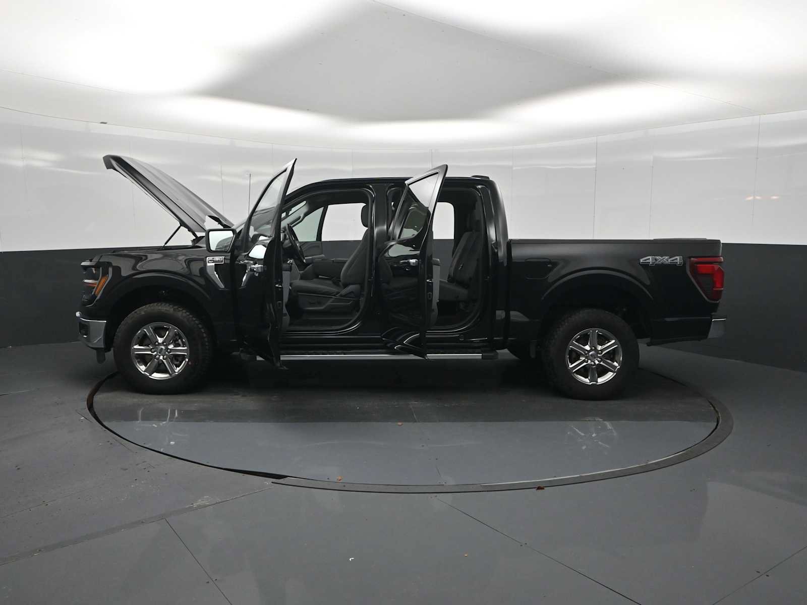 Used 2025 Ford F150 XLT w/ Equipment Group 301A Standard AWD/4WD image 29