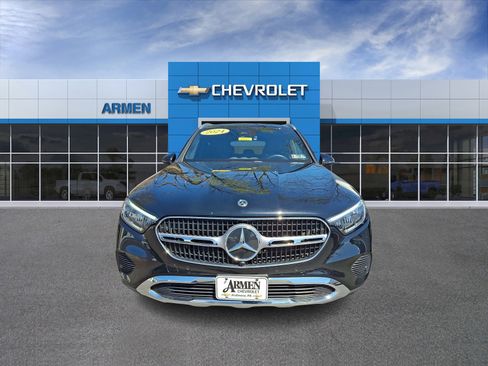 Used 2024 Mercedes-Benz GLC 300 4MATIC image 3