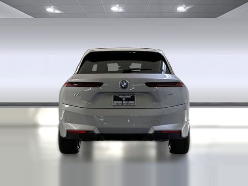 New 2026 BMW iX xDrive60 image 9