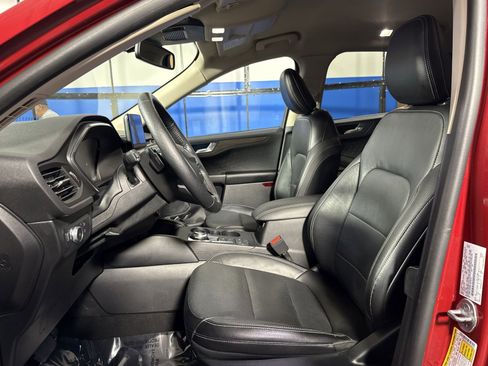 Used 2020 Ford Escape Titanium image 13