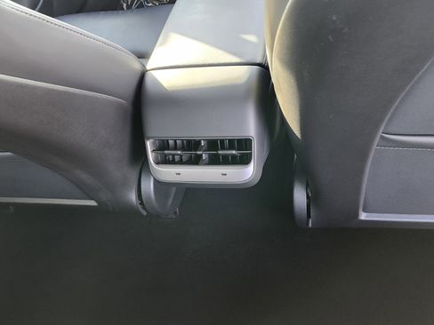 Used 2020 Tesla Model 3 Performance image 20