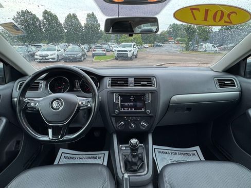Used 2017 Volkswagen Jetta SE FWD image 13