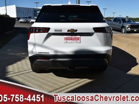New 2026 Chevrolet Equinox LT w/ Convenience Package II FWD image 8