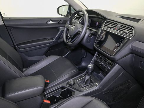 Used 2020 Volkswagen Tiguan SEL AWD/4WD image 20