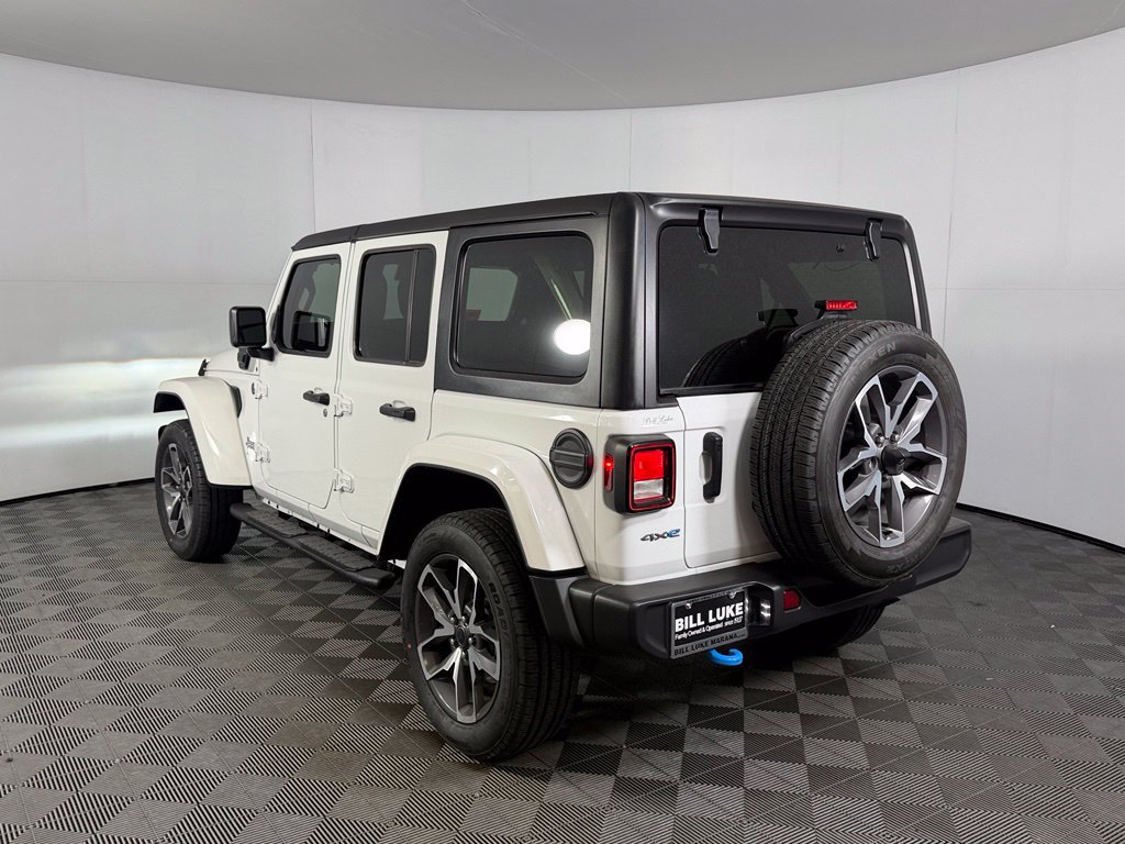 Used 2024 Jeep Wrangler Unlimited w/ Convenience Group AWD/4WD image 9