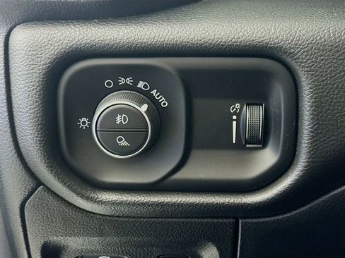 Used 2021 RAM 1500 Big Horn AWD/4WD image 10
