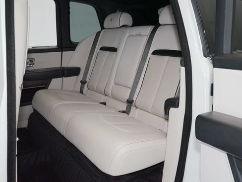 Used 2019 Rolls-Royce Cullinan AWD/4WD image 25