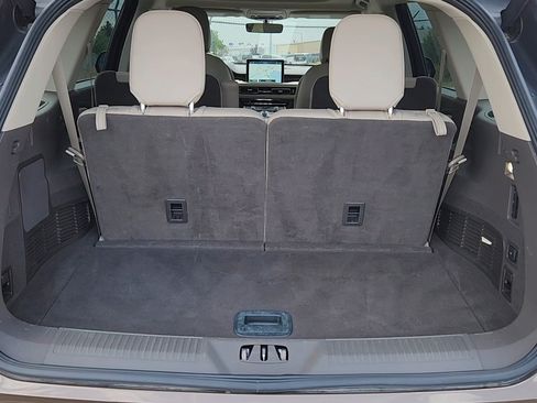 Used 2022 Lincoln Aviator Reserve w/ Equipment Group 201A RWD image 21