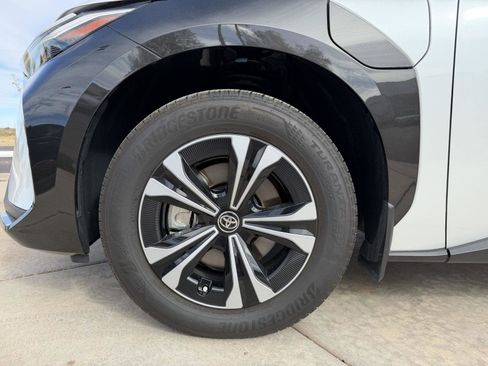 Used 2024 Toyota bZ4X XLE image 37