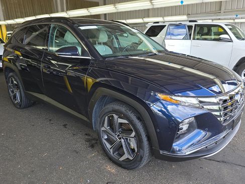 Used 2023 Hyundai Tucson Limited AWD/4WD image 2