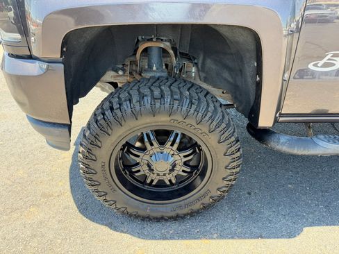 Used 2016 Chevrolet Silverado 1500 LTZ Z71 w/ LTZ Plus Package AWD/4WD image 18