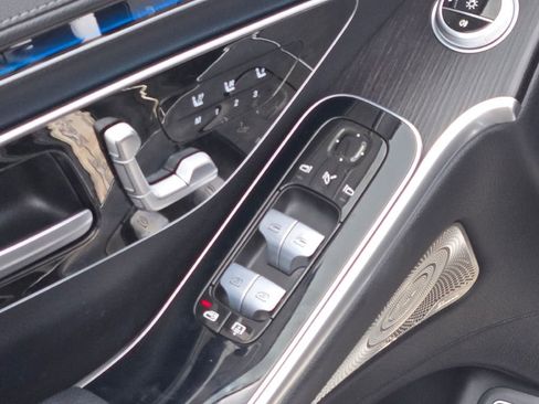Used 2022 Mercedes-Benz S 500 4MATIC image 29